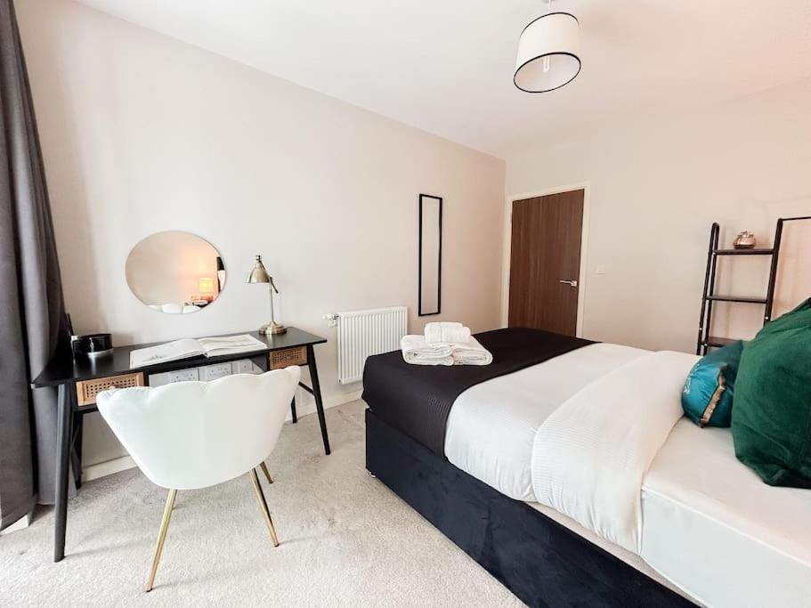 Stylish Urban Sanctuary With Parking Apartment Londra Exterior foto
